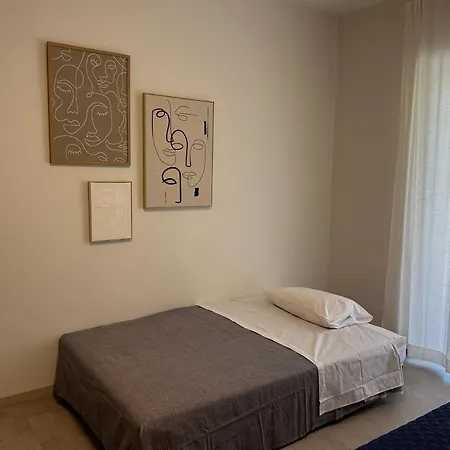Intomatera Business With Parking 4*